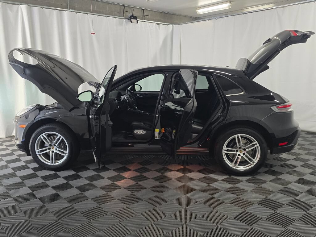 Certified 2024 Porsche Macan AWD/4WD image 14