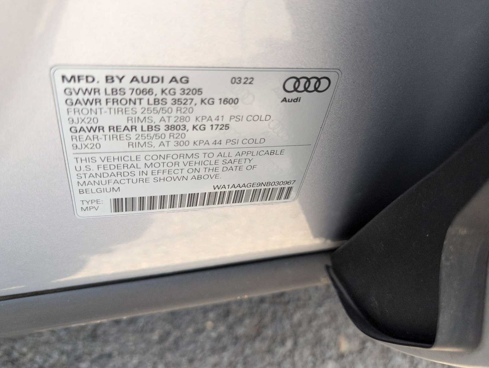 Used 2022 Audi e-tron Premium w/ Convenience Plus Package AWD/4WD image 33