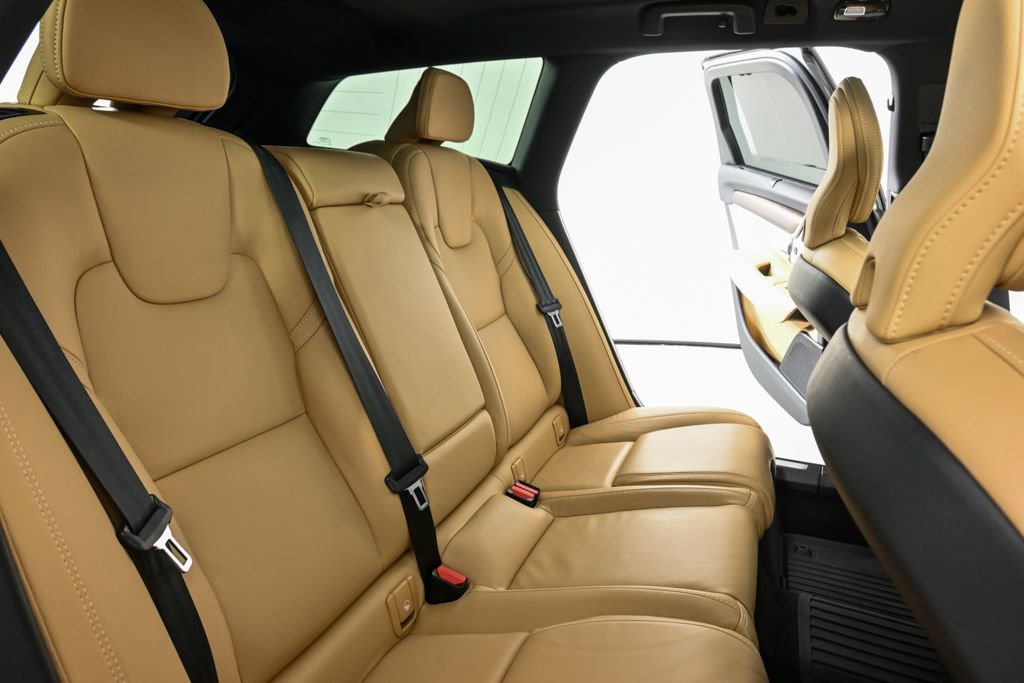 Certified 2024 Volvo V90 B6 Cross Country Ultimate w/ Protection Package Premier image 25