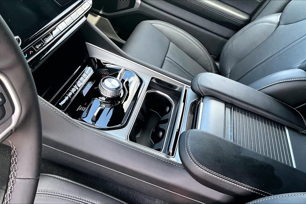 New 2026 Jeep Grand Wagoneer L Limited AWD/4WD image 8
