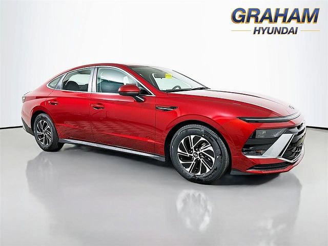Used 2026 Hyundai Sonata Blue FWD image 1