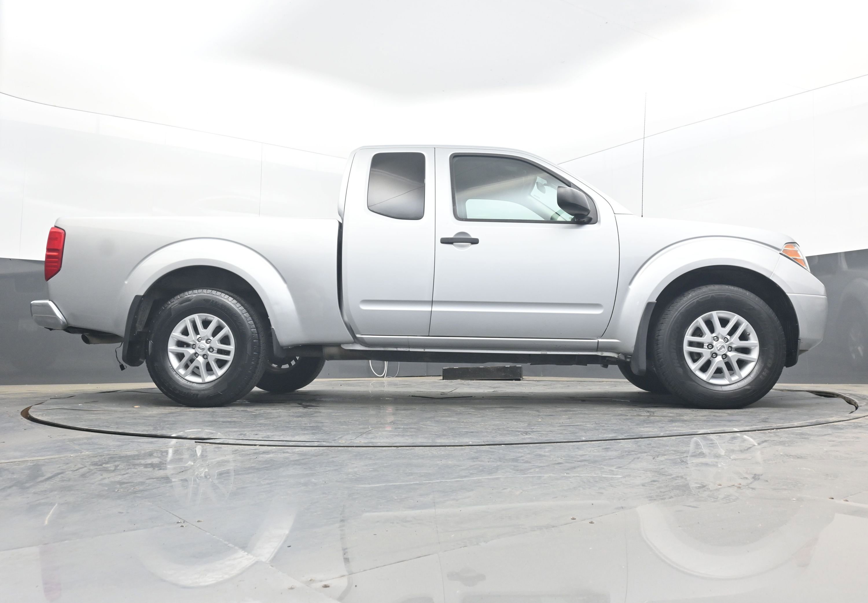 Used 2017 Nissan Frontier SV RWD image 28