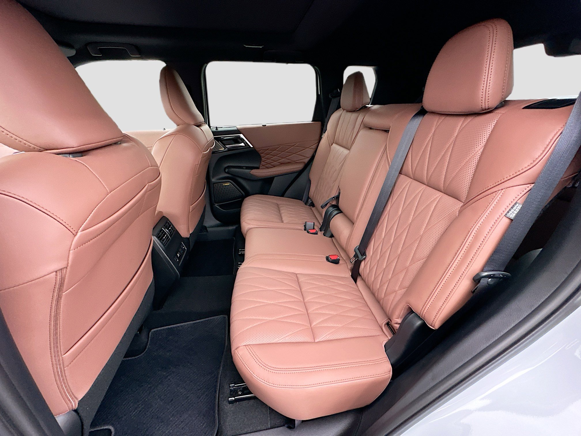 New 2025 Mitsubishi Outlander SEL image 17