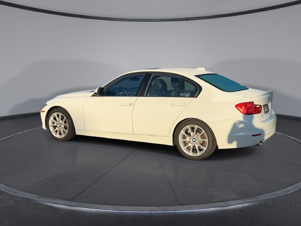 Used 2014 BMW 320i Sedan RWD image 6