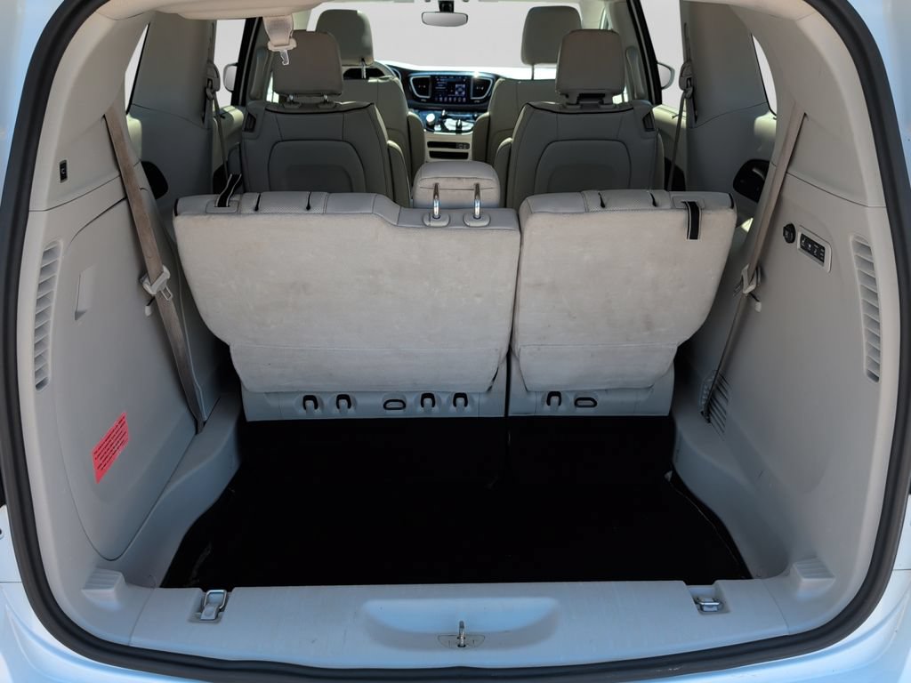 Used 2019 Chrysler Pacifica Limited FWD image 38
