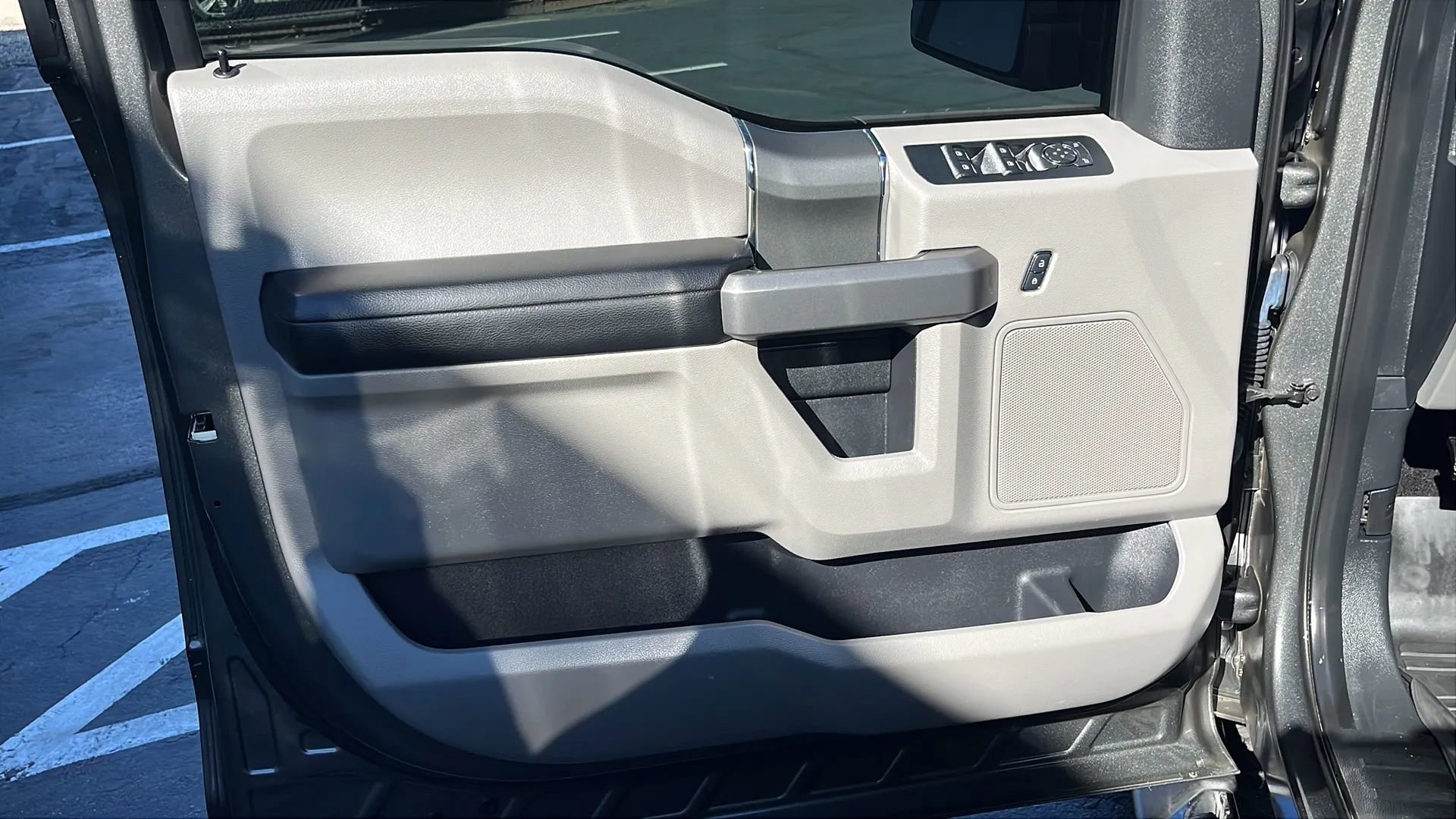 Used 2017 Ford F150 XLT w/ Equipment Group 302A Luxury image 13