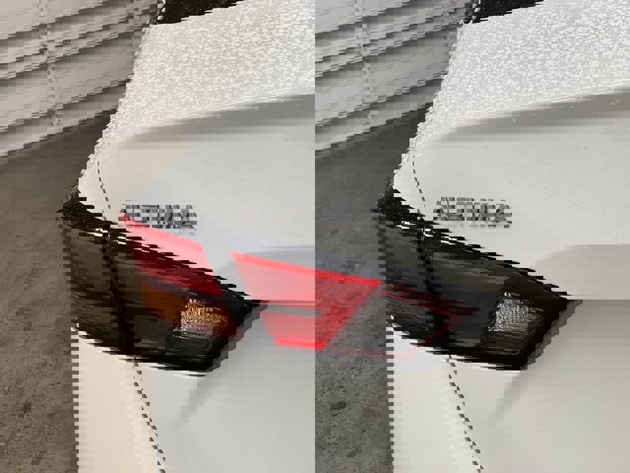 Used 2025 Nissan Altima 2.5 SV image 10