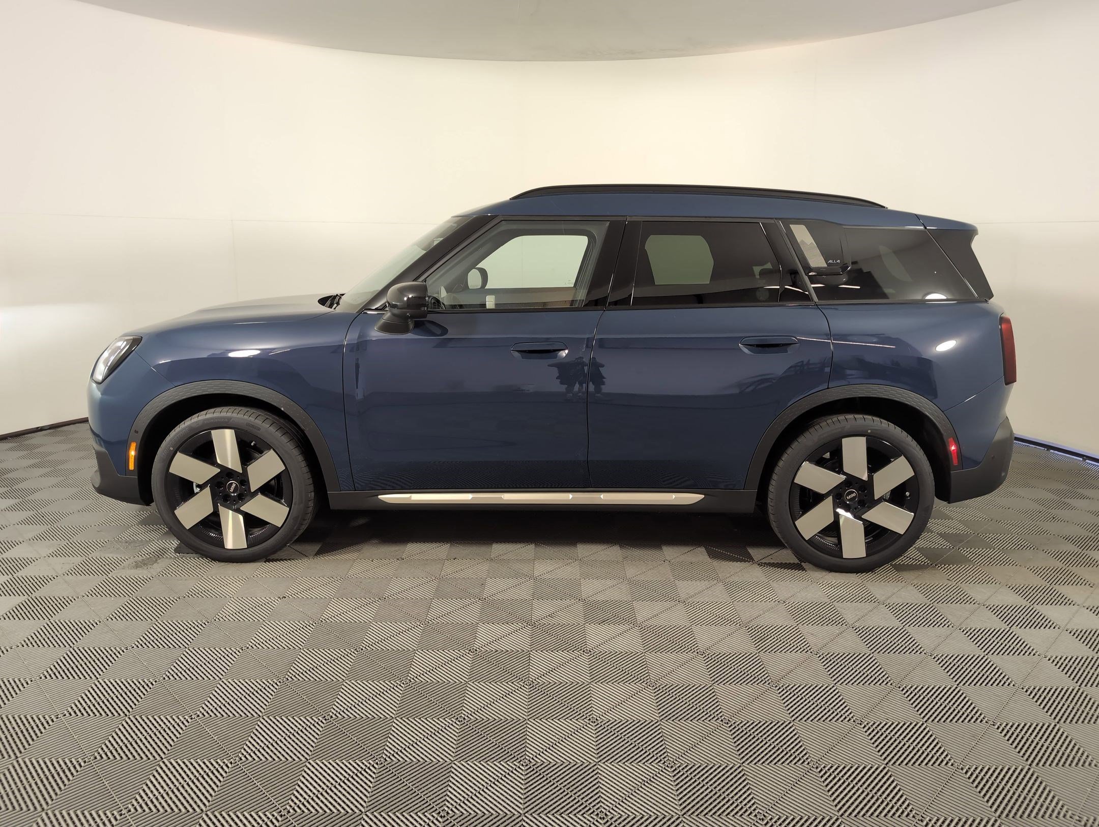 New 2025 MINI Cooper Countryman S w/ Comfort Package Max image 2