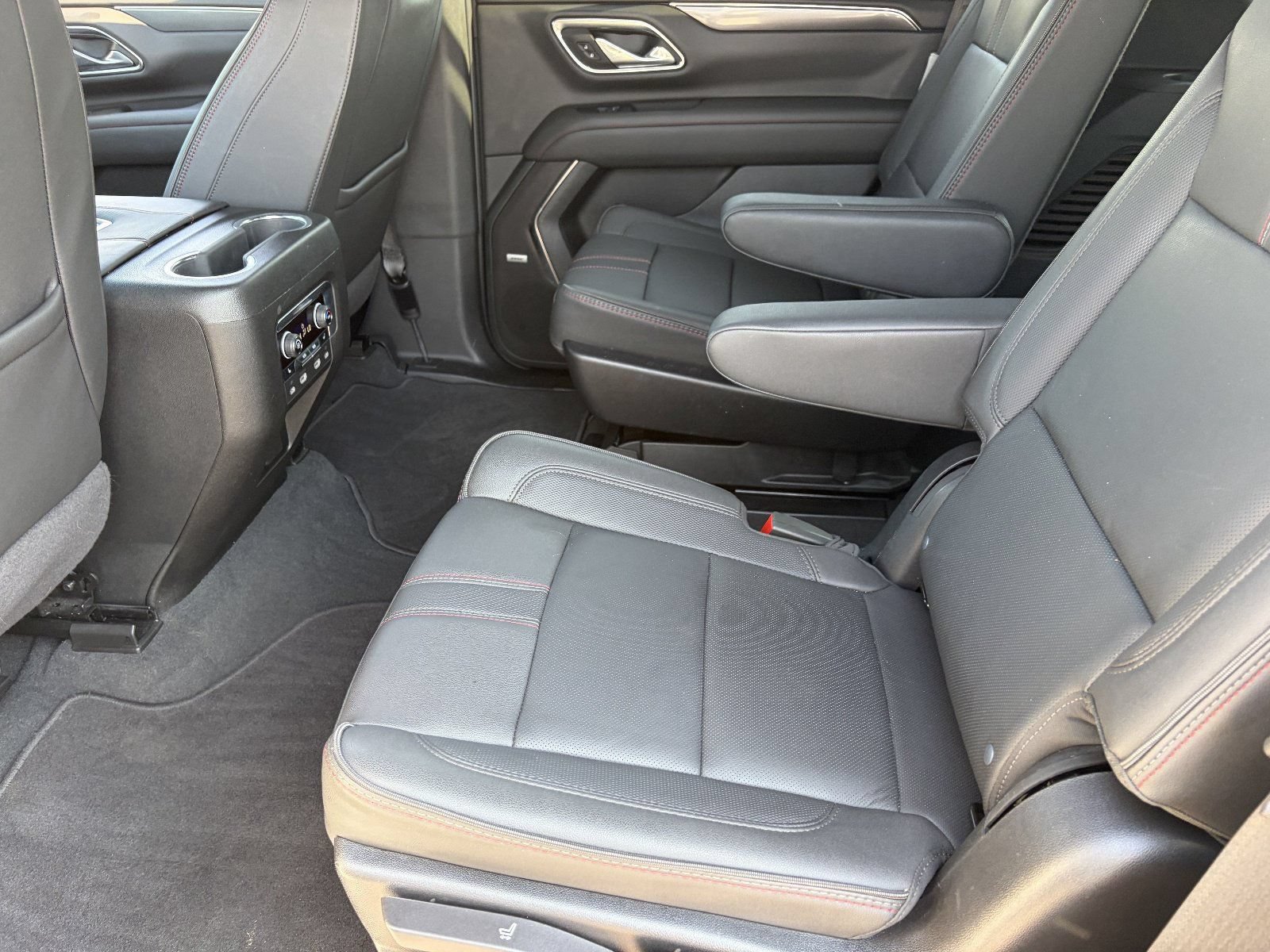 Used 2024 Chevrolet Tahoe RST w/ RST Performance Edition AWD/4WD image 18