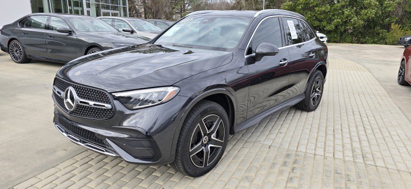Used 2025 Mercedes-Benz GLC 300 4MATIC image 9