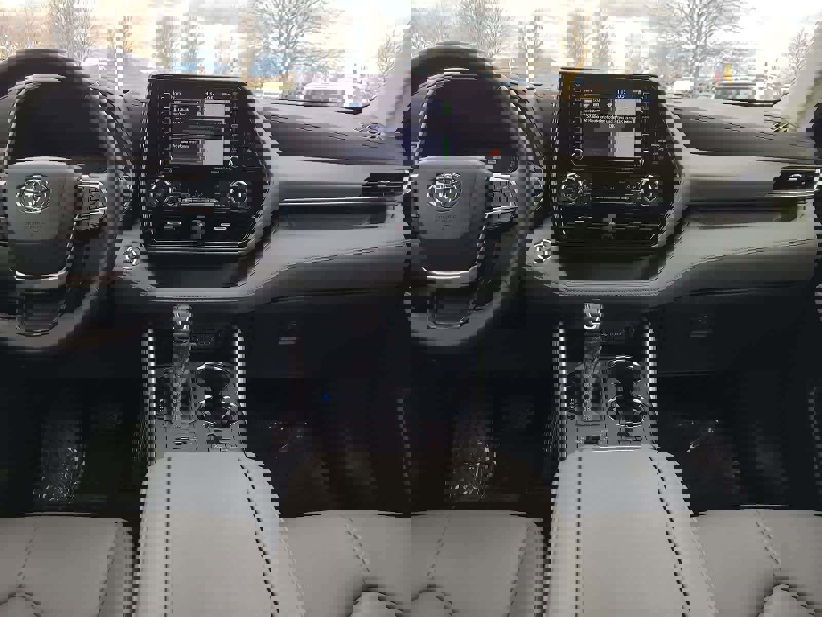 Used 2022 Toyota Highlander XLE image 18