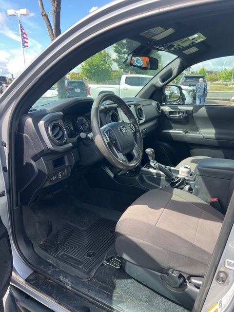 Certified 2019 Toyota Tacoma TRD Off-Road AWD/4WD image 4