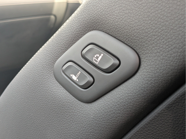 Certified 2024 Genesis Electrified GV70 AWD/4WD image 18