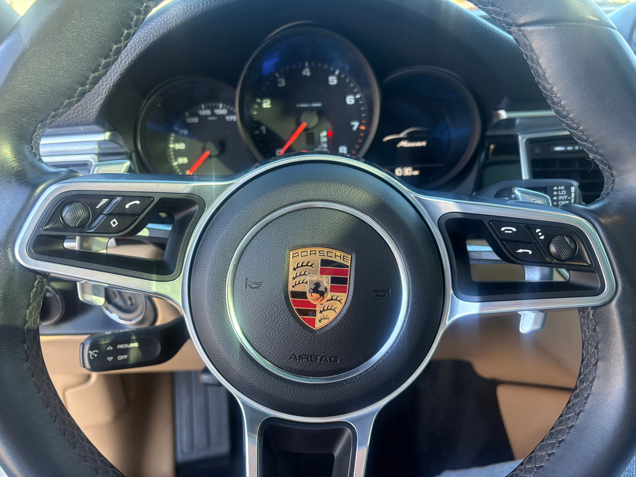 Used 2018 Porsche Macan image 18