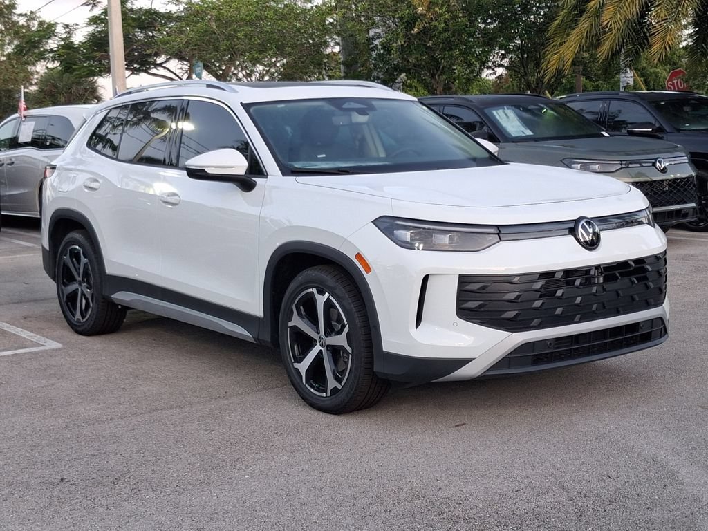 New 2026 Volkswagen Tiguan SE FWD image 3