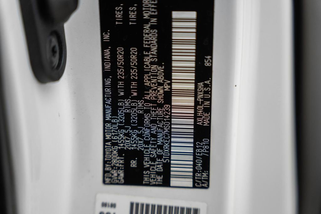 Used 2021 Toyota Sienna XSE image 39