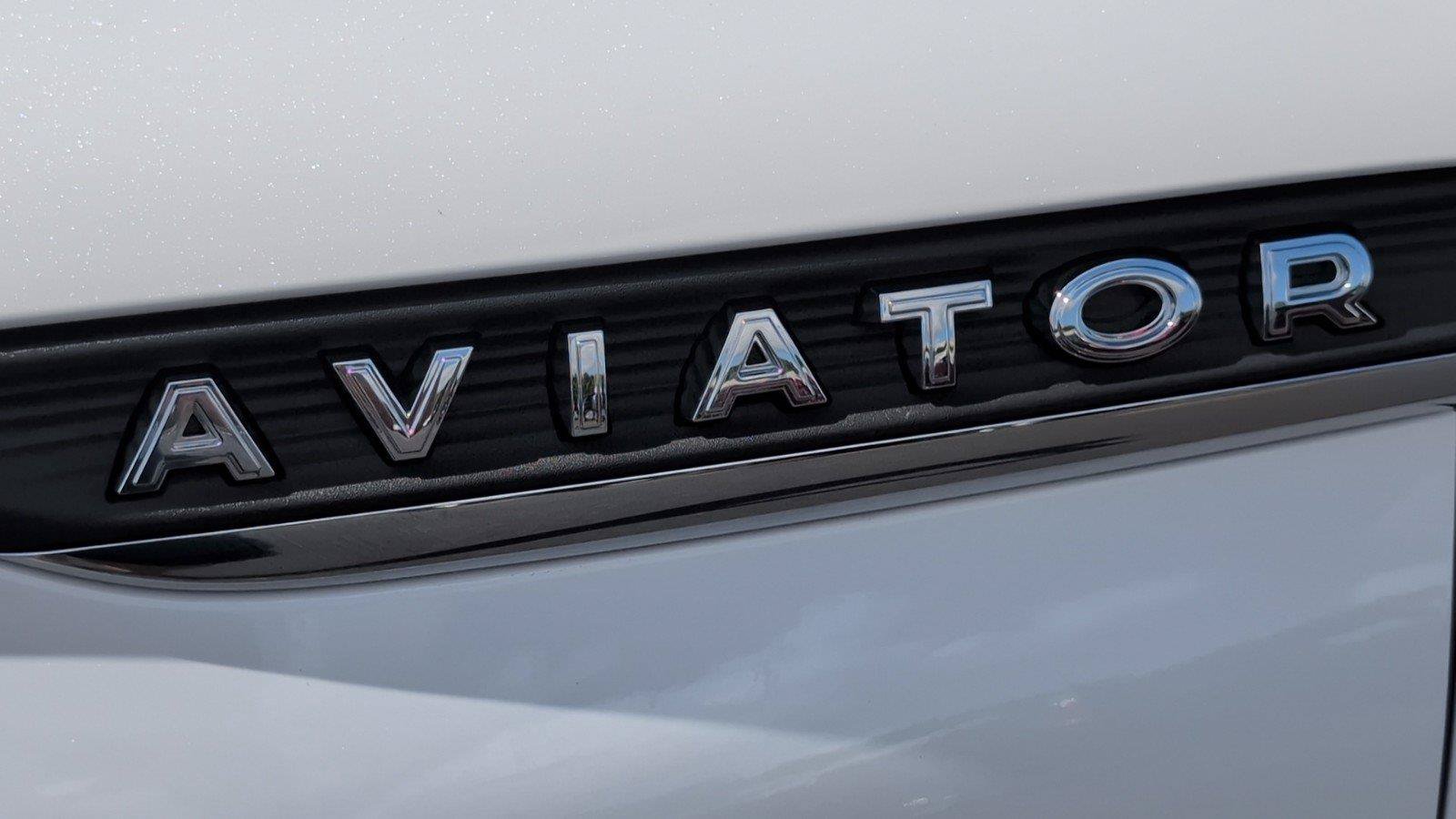 Used 2025 Lincoln Aviator AWD image 10