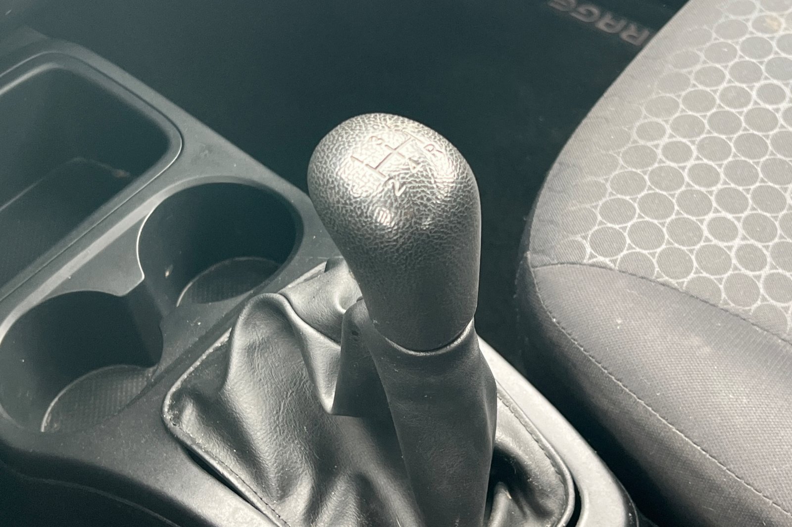 Used 2015 Mitsubishi Mirage DE image 17