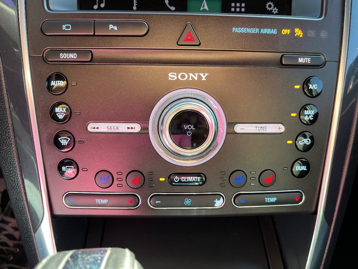 Used 2019 Ford Explorer Limited w/ Class III Trailer Tow Package FWD image 16