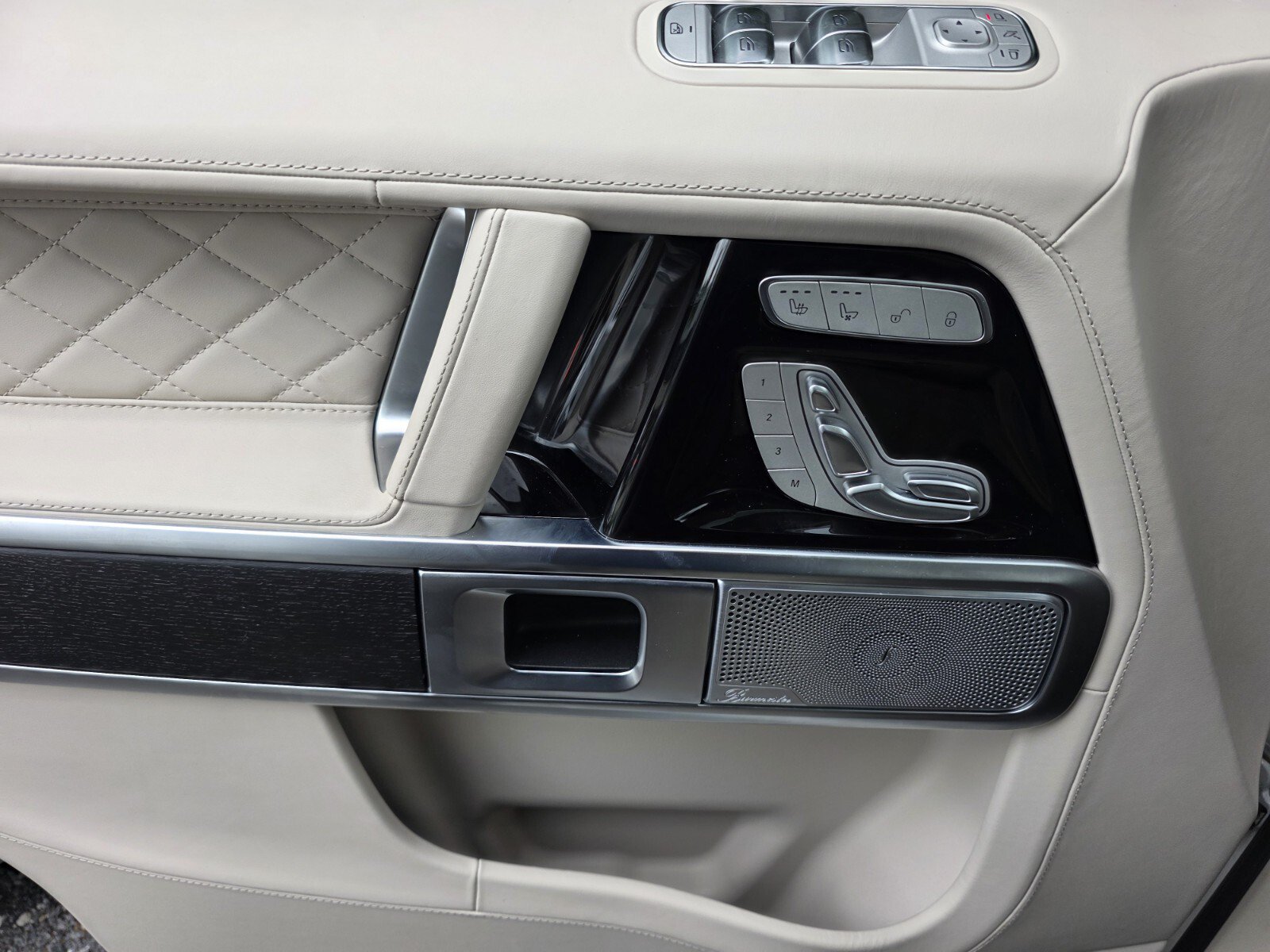 Used 2025 Mercedes-Benz G 580 w/ EQ Technology image 24