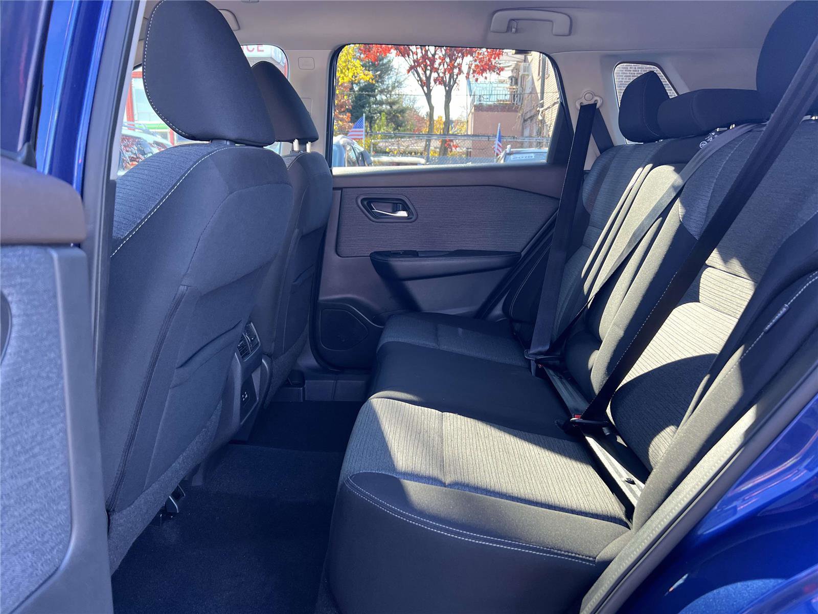 Used 2022 Nissan Rogue SV image 18