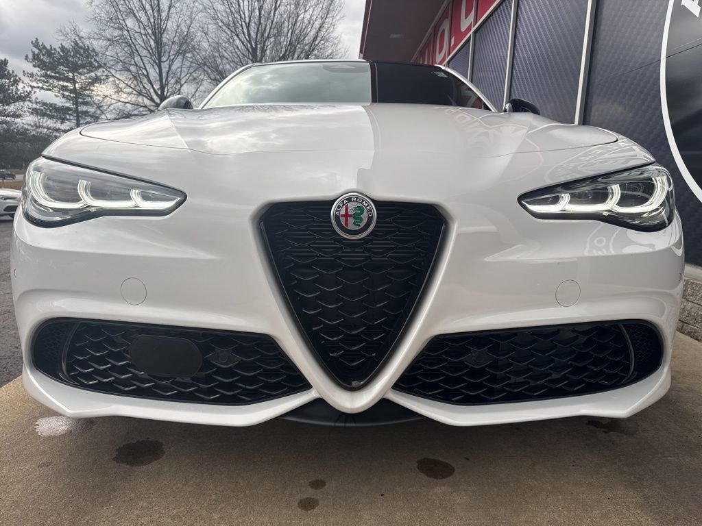 New 2026 Alfa Romeo Giulia AWD image 4