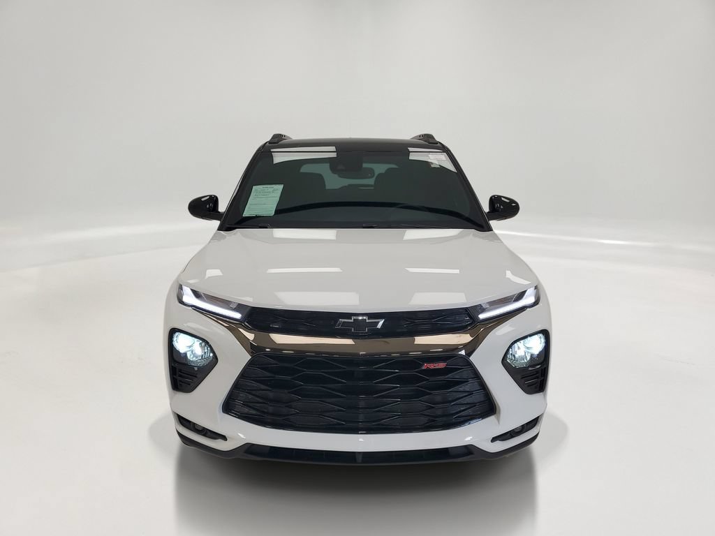Used 2023 Chevrolet TrailBlazer RS w/ Technology Package AWD/4WD image 2