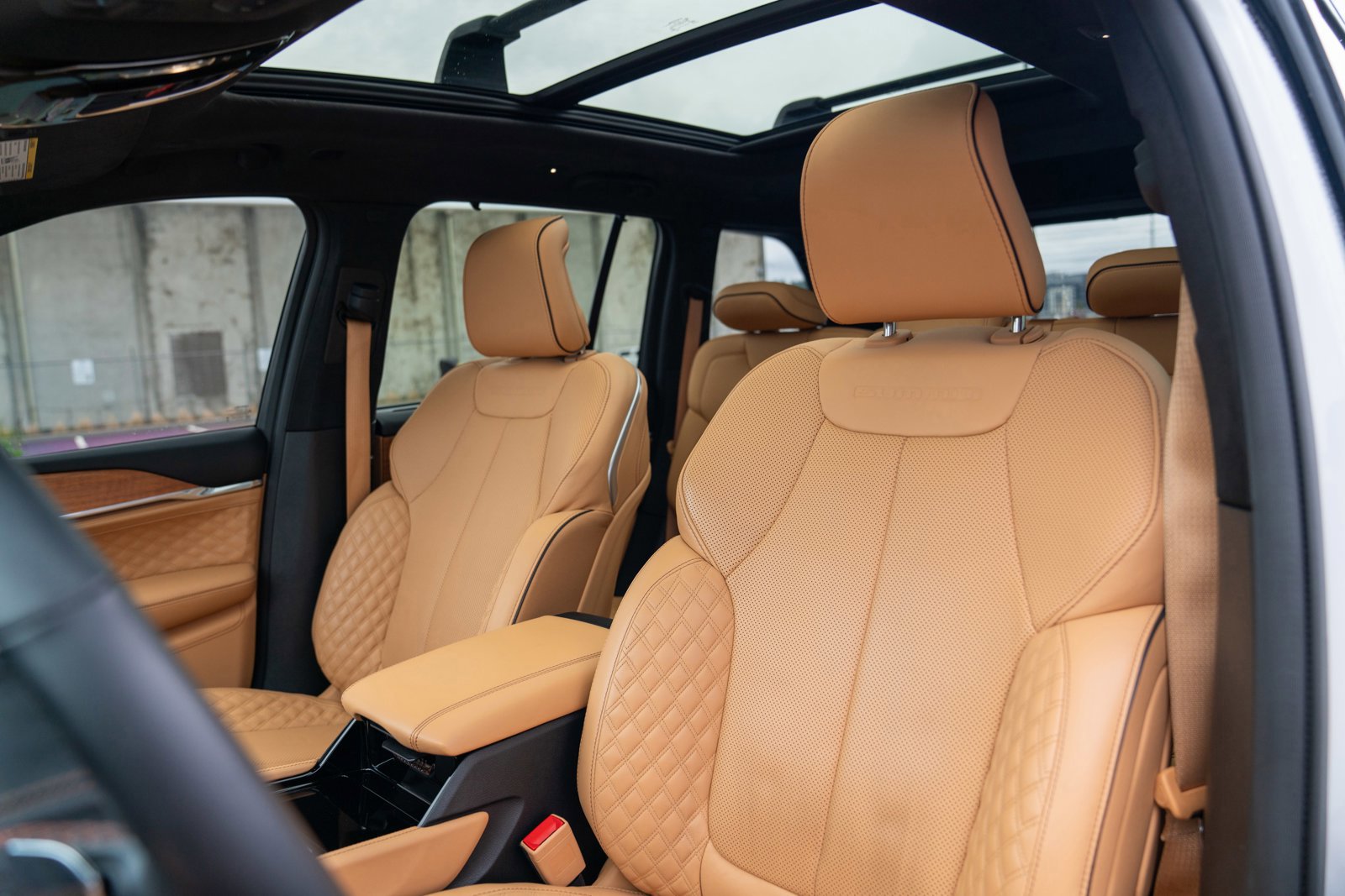 Used 2023 Jeep Grand Cherokee Summit image 5