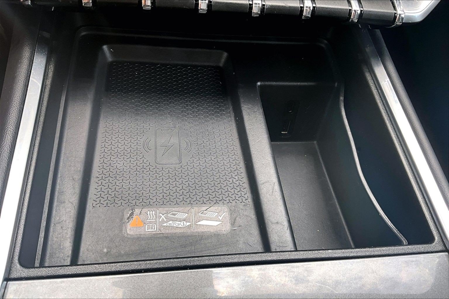 Used 2025 GMC Acadia Elevation FWD image 32