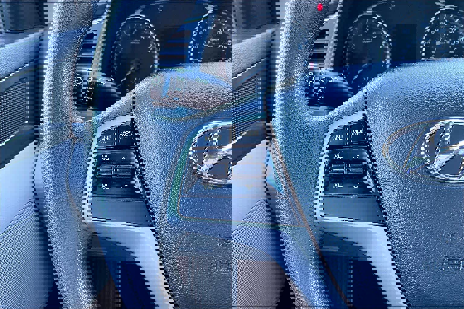 Used 2017 Hyundai Elantra SE image 24