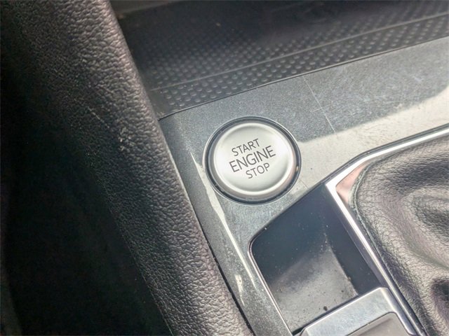 Used 2022 Volkswagen Tiguan SE R-Line image 31