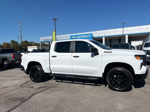 New 2026 Chevrolet Silverado 1500 Custom Trail Boss w/ Turbomax Blackout Package AWD/4WD image 2