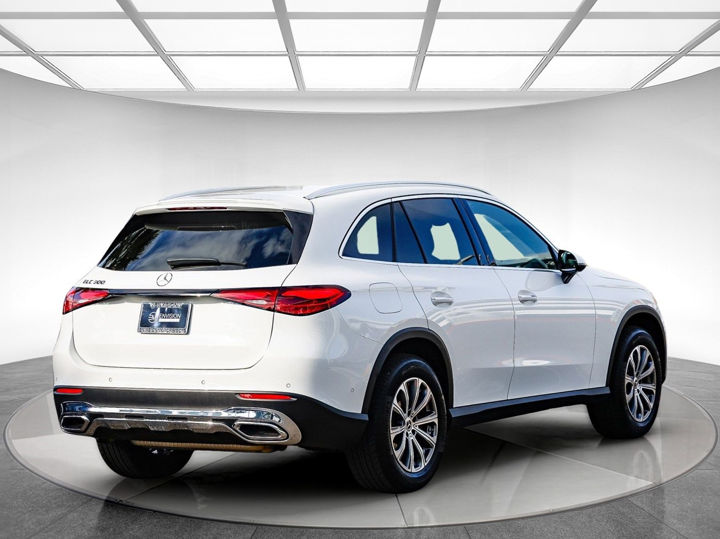 Certified 2025 Mercedes-Benz GLC 300 image 4