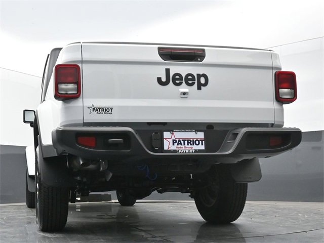 Used 2024 Jeep Gladiator Sport image 42