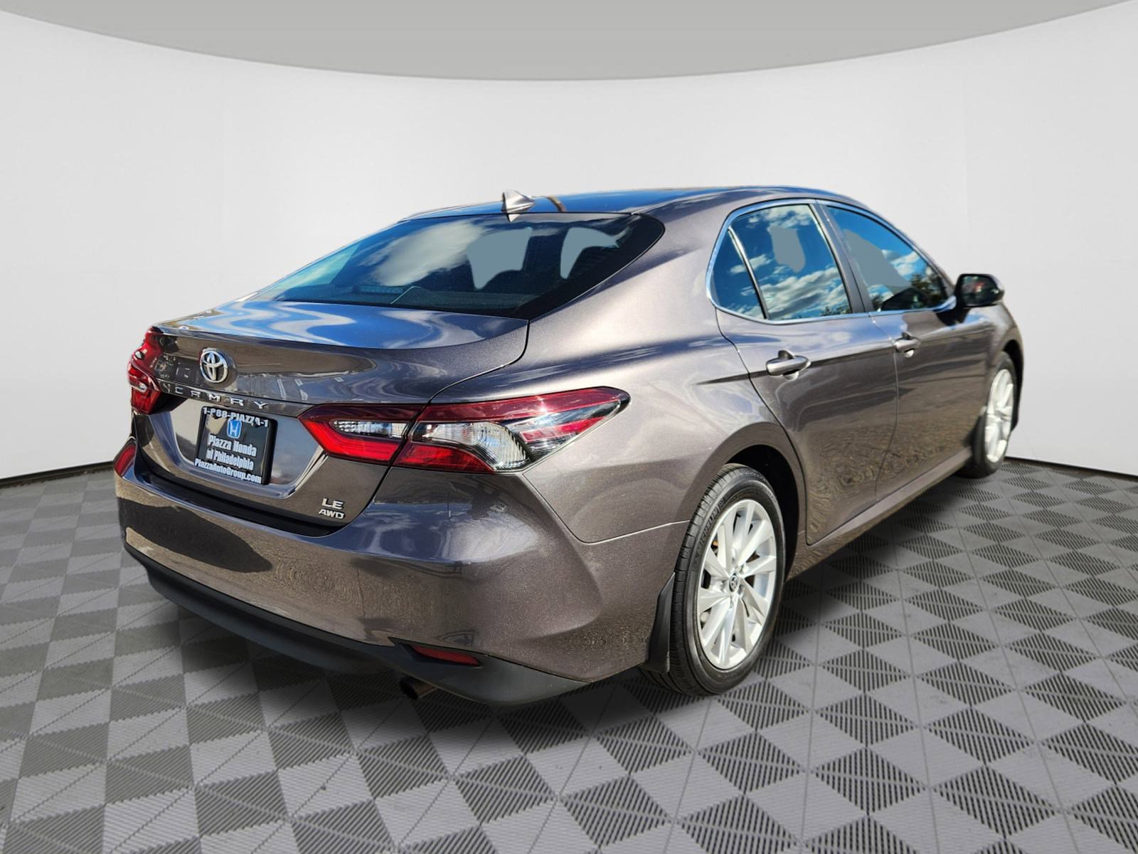 Used 2023 Toyota Camry LE image 4