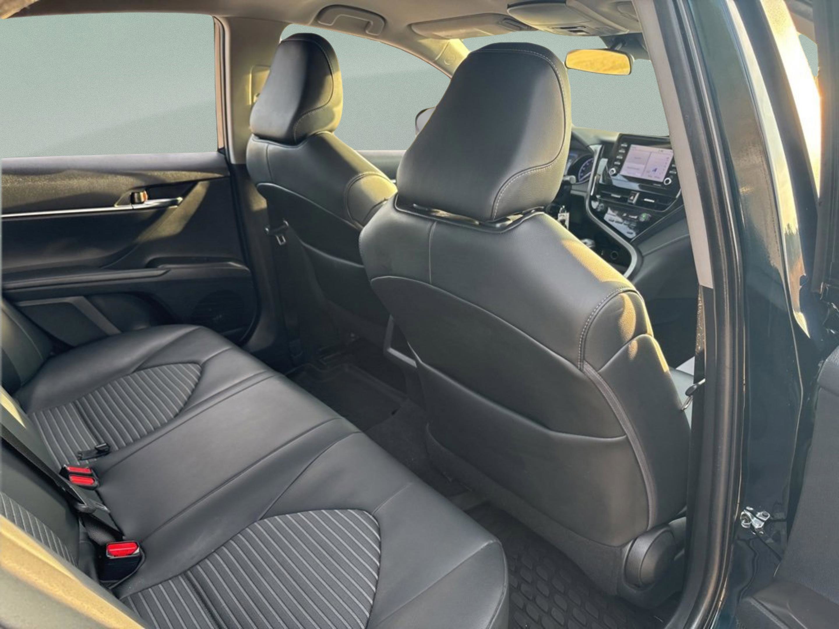 Used 2021 Toyota Camry SE image 33