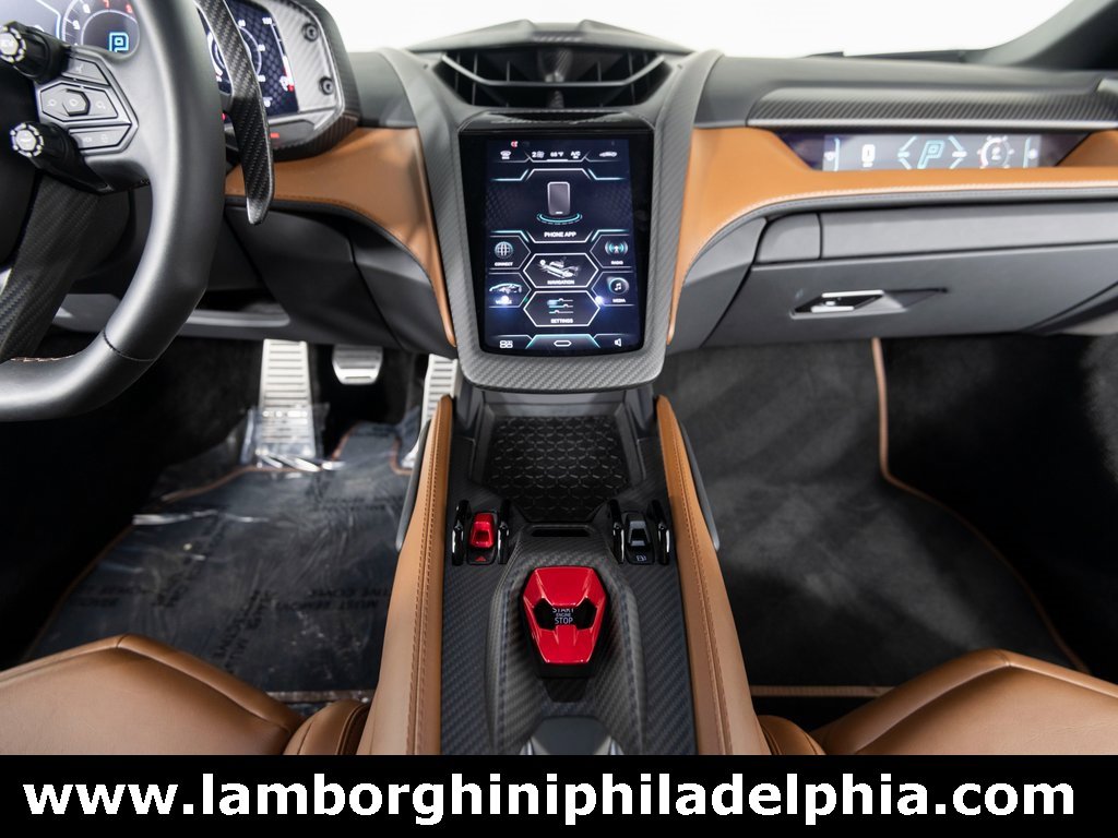 Used 2024 Lamborghini Revuelto image 22