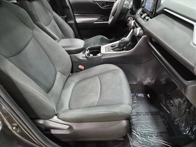 Used 2020 Toyota RAV4 LE AWD/4WD image 20