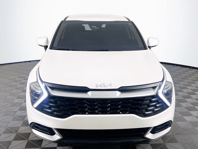 Used 2025 Kia Sportage LX FWD image 3