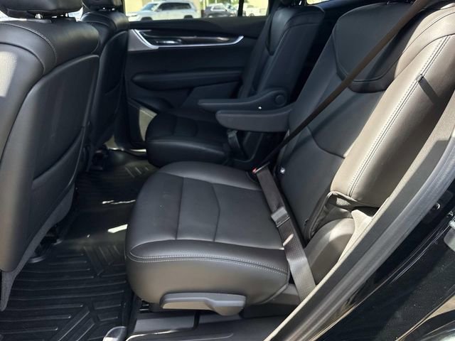 Used 2023 Cadillac XT6 Sport w/ LPO, ONYX Package image 15