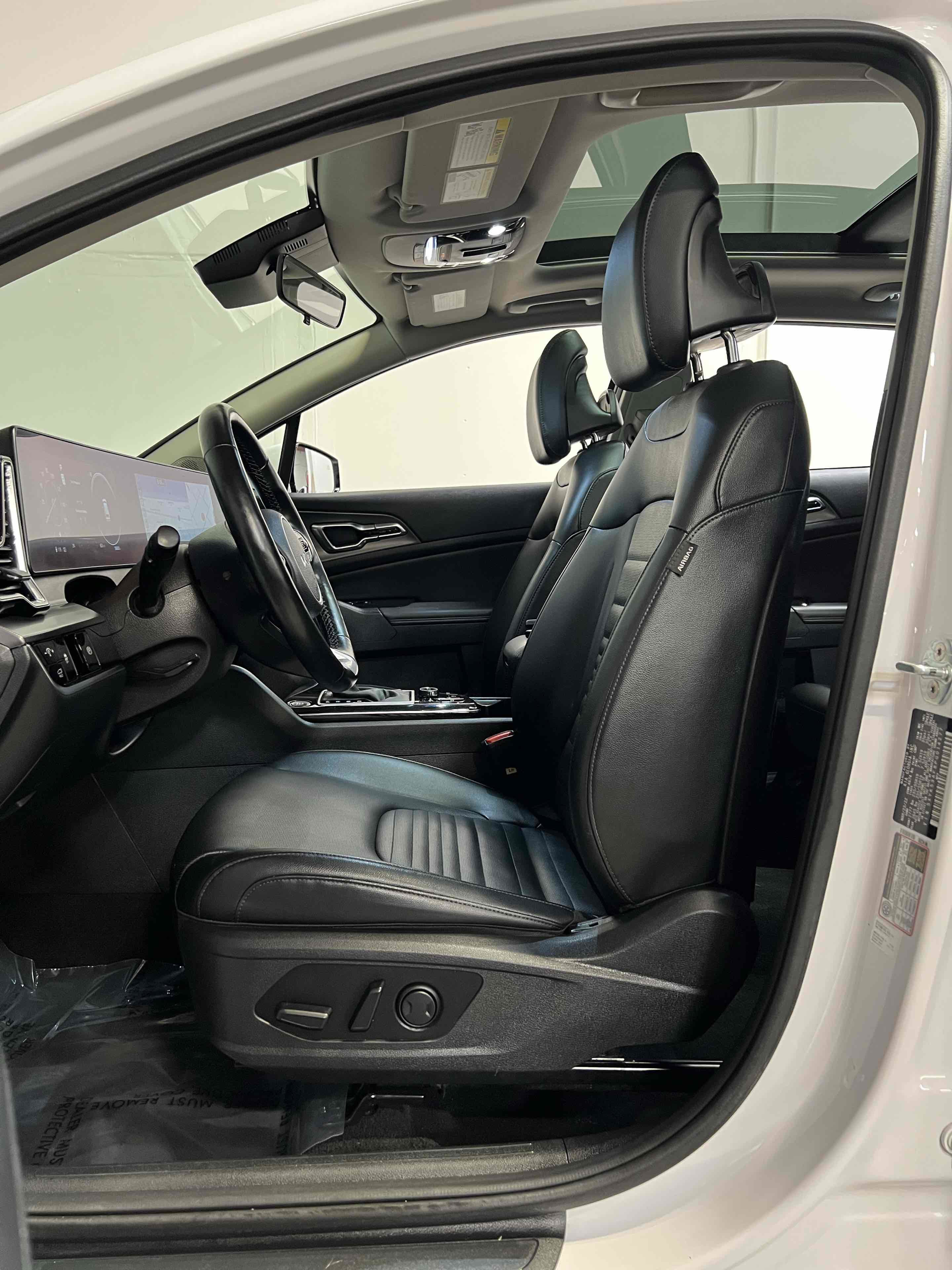 Used 2023 Kia Sportage SX FWD image 21