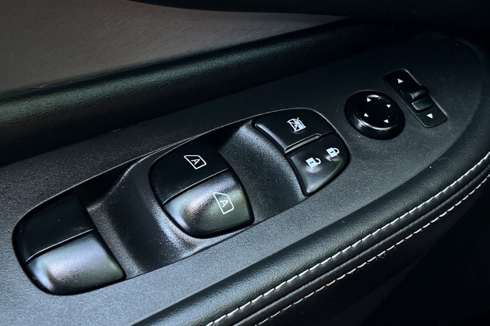 Used 2021 Nissan Murano SV FWD image 14