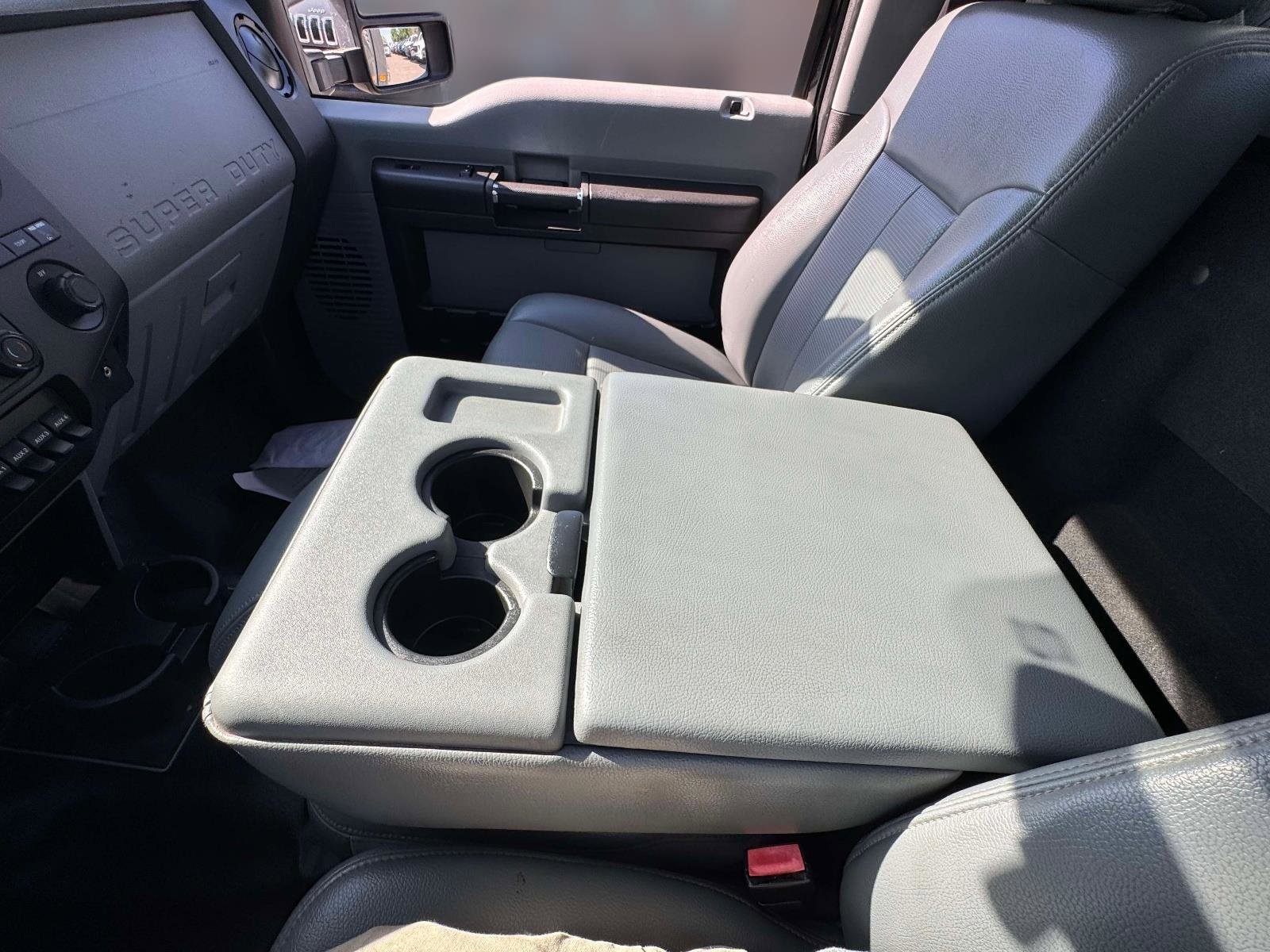 Used 2015 Ford F550 2WD Regular Cab Super Duty image 17