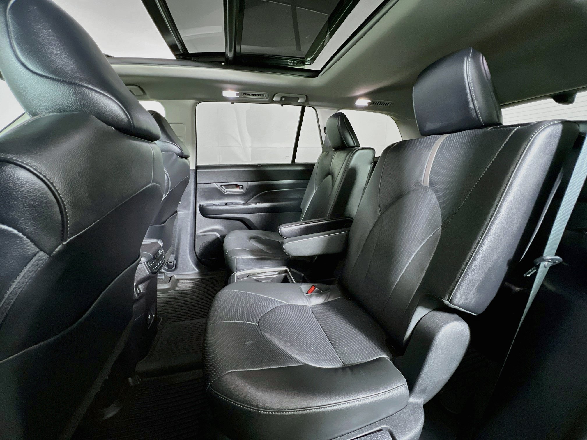 Certified 2025 Toyota Grand Highlander AWD image 22