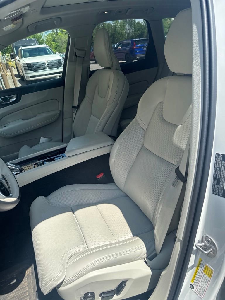 Used 2025 Volvo XC60 B5 Ultra w/ Protection Package Premier AWD/4WD image 5