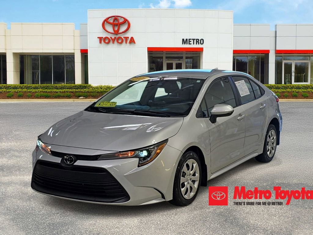Used 2026 Toyota Corolla LE FWD image 1