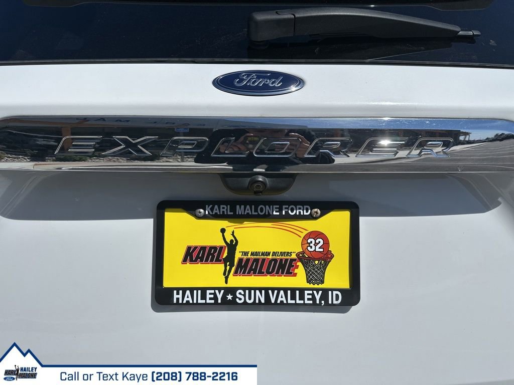 Used 2020 Ford Explorer XLT w/ Equipment Group 202A image 5