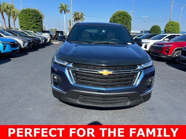 Used 2023 Chevrolet Traverse LS FWD image 2