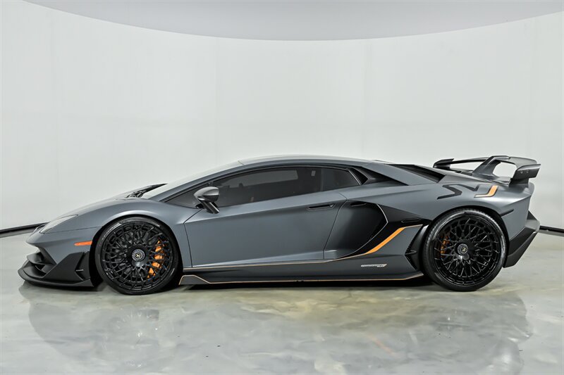 Used 2019 Lamborghini Aventador SVJ AWD/4WD image 7