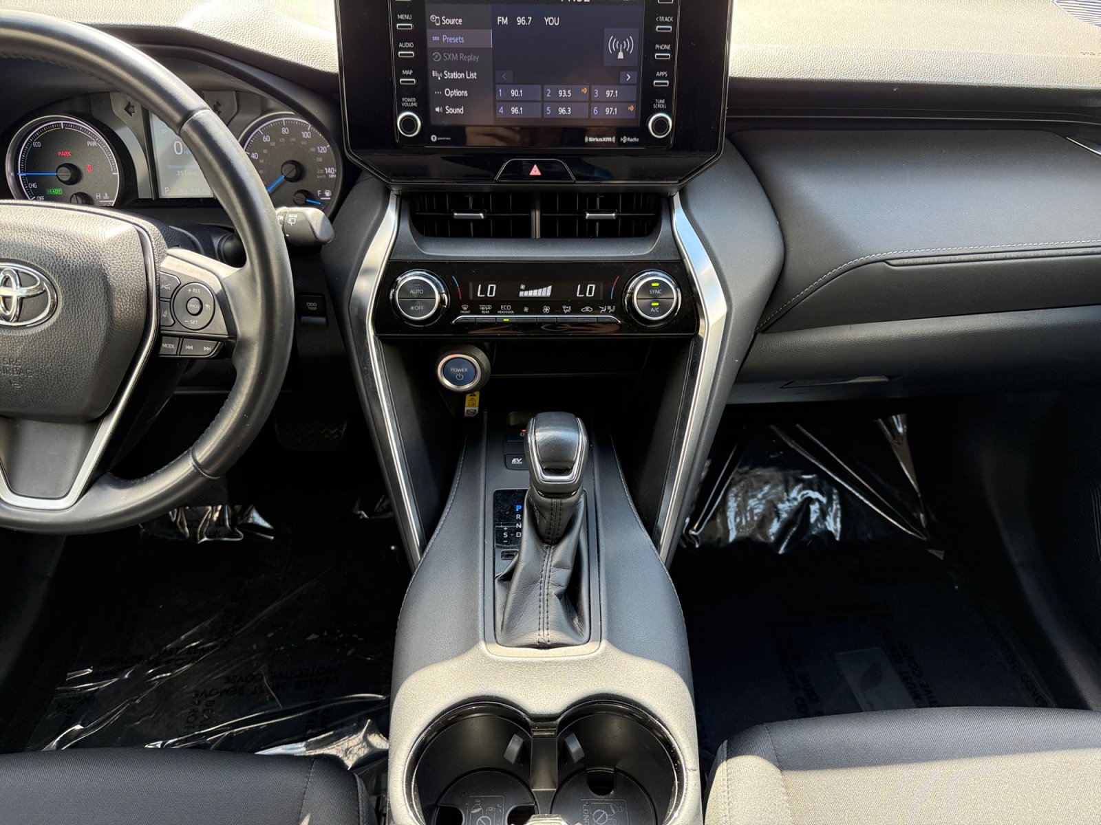 Used 2021 Toyota Venza LE image 11